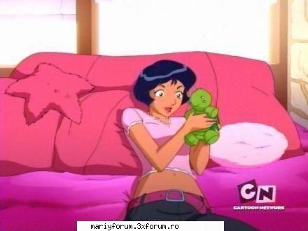 alex - ii prietenoasa, sportiva si dulce! - Totally Spies